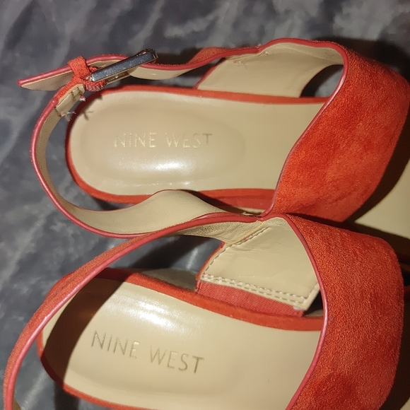 Nine West Orange Sandals Minimalist Design, Size 6.5 No Box - Picture 5 of 8